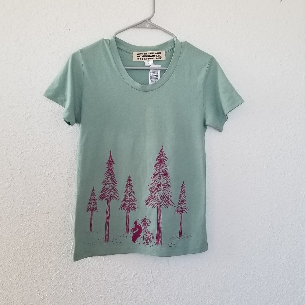 Pine tree tshirt NWT